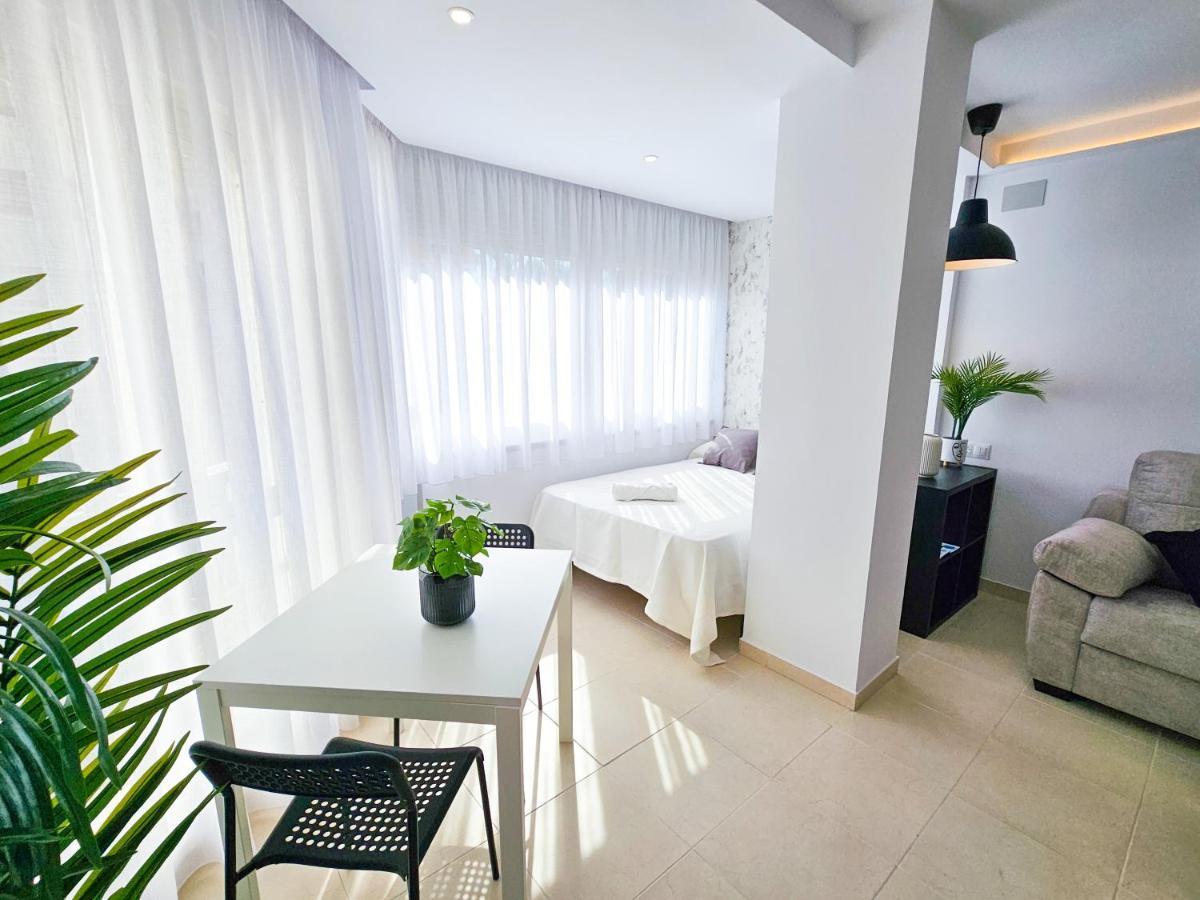 Estudio Vip Mediterraneo - Alojamientos La Torre Torre Del Mar Exterior foto