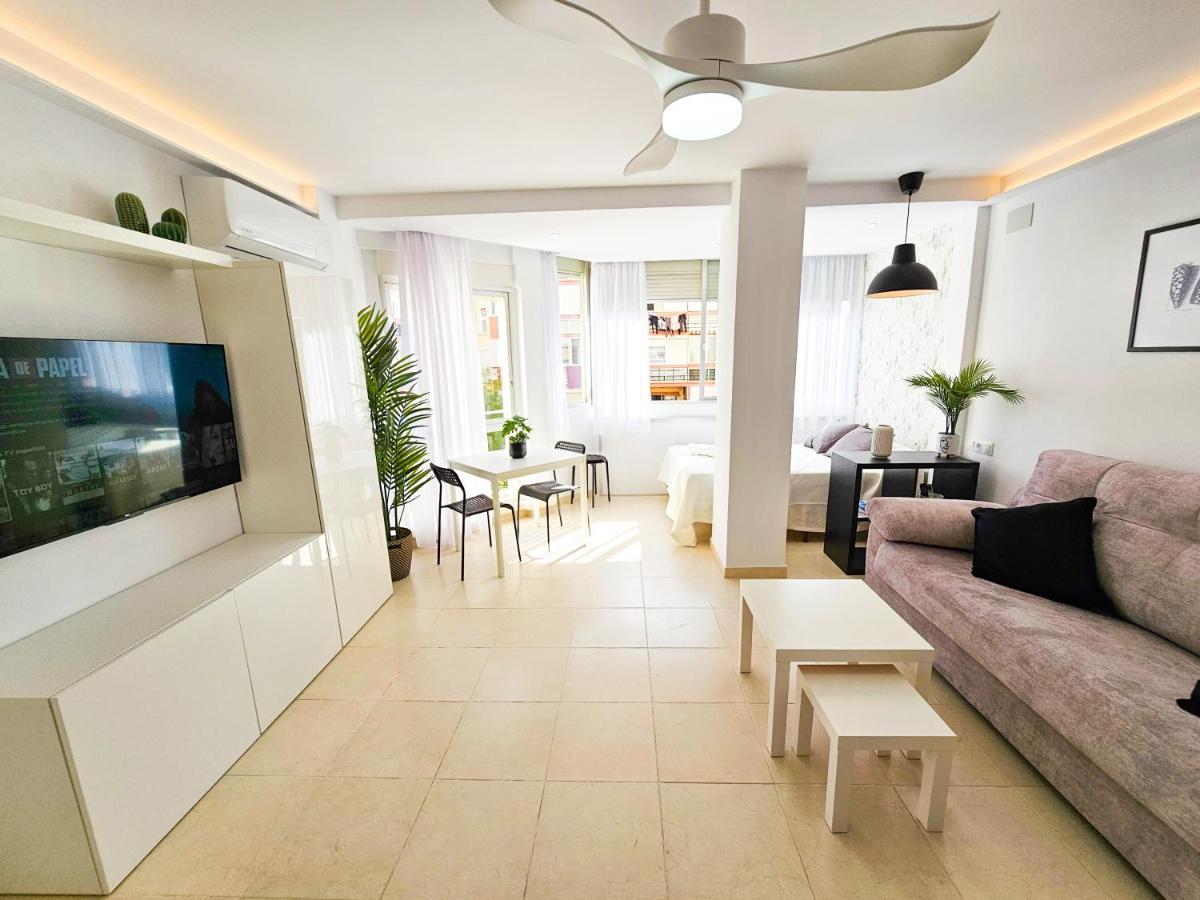 Estudio Vip Mediterraneo - Alojamientos La Torre Torre Del Mar Exterior foto