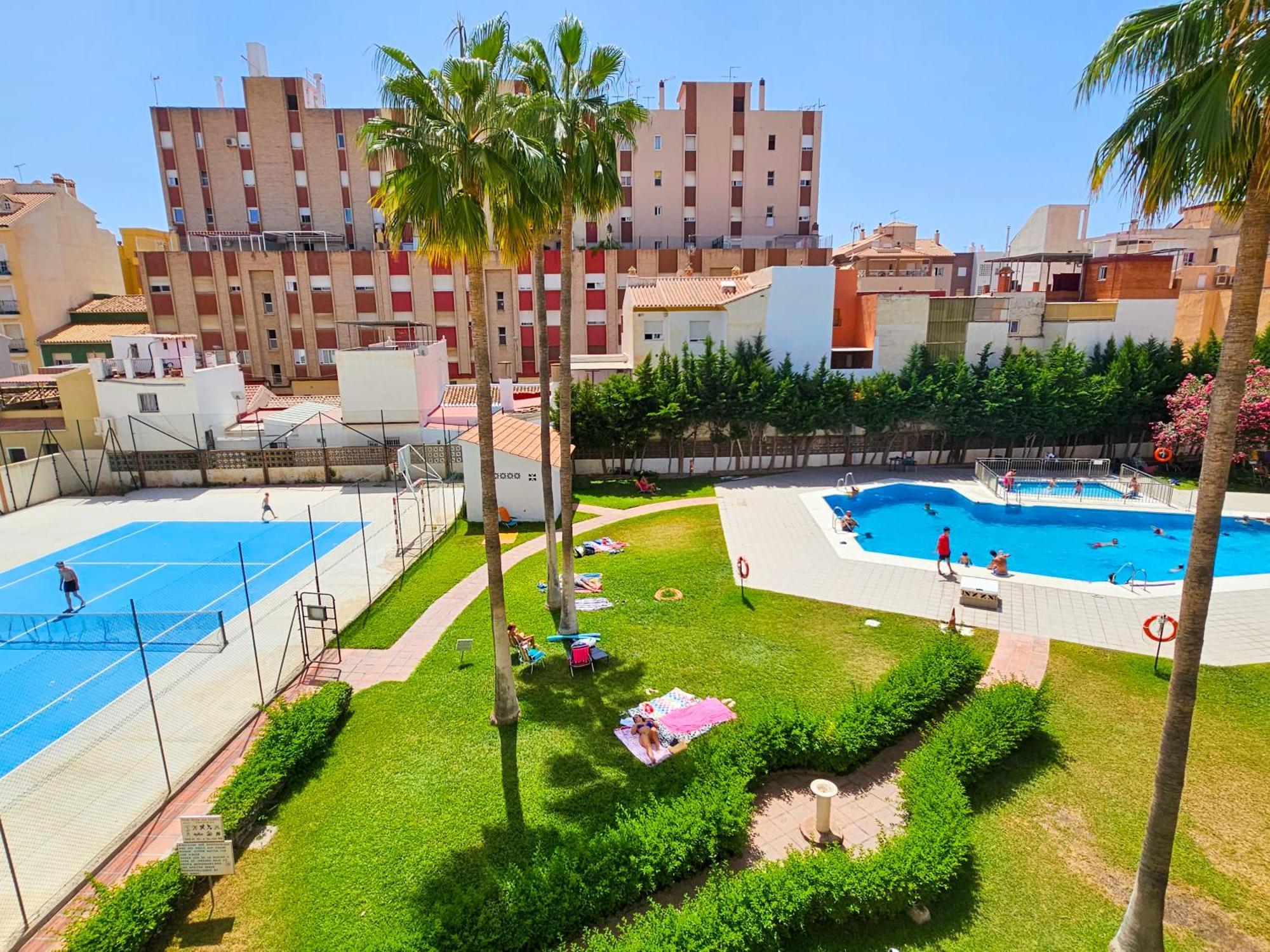 Estudio Vip Mediterraneo - Alojamientos La Torre Torre Del Mar Exterior foto